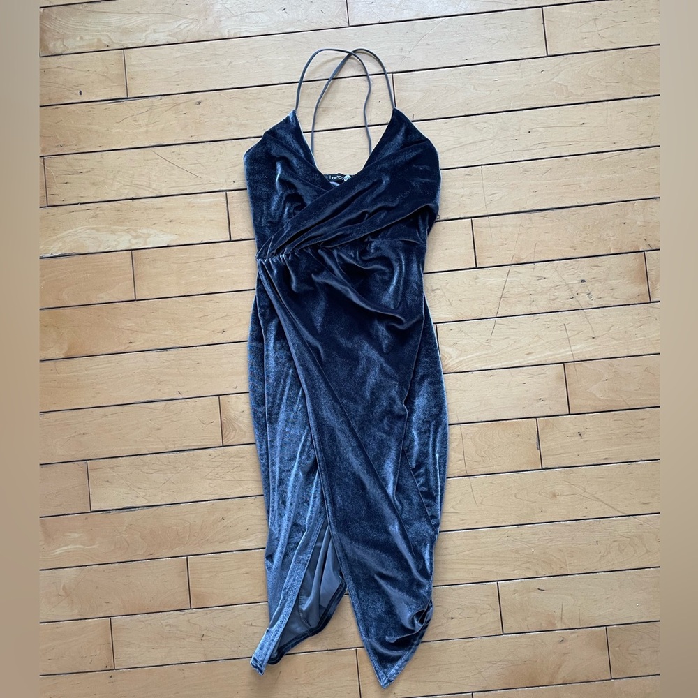Elegant Charcoal Velvet Dress - Boohoo size 4